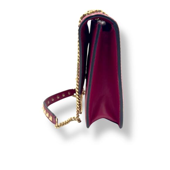 Rockstud Demilune small cross body bag In Camelia Red - Picture 8 of 16